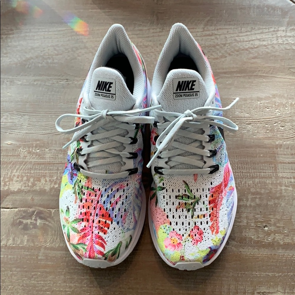 Nike Women's Air Zoom Pegasus 35 Running Shoes
